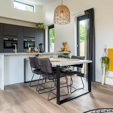 Branding 104 - Het Oude Nieuwland Not Intended For Company Or Work-related * Ouddorp