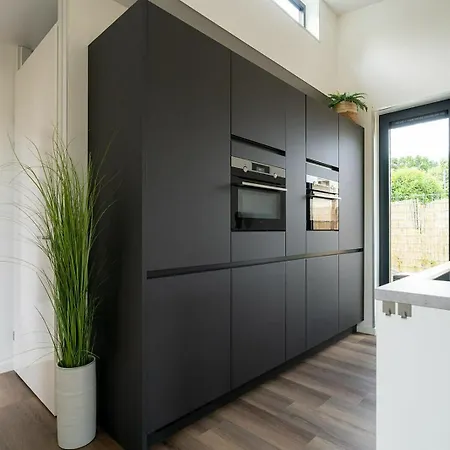 Branding 104 - Het Oude Nieuwland Not Intended For Company Or Work-related *