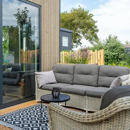 Branding 104 - Het Oude Nieuwland Not Intended For Company Or Work-related Ouddorp