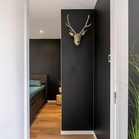 Branding 104 - Het Oude Nieuwland Not Intended For Company Or Work-related *