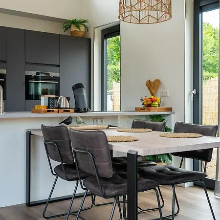 Branding 104 - Het Oude Nieuwland Not Intended For Company Or Work-related *