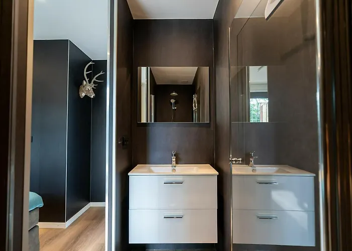 Branding 104 - Het Oude Nieuwland Not Intended For Company Or Work-related *