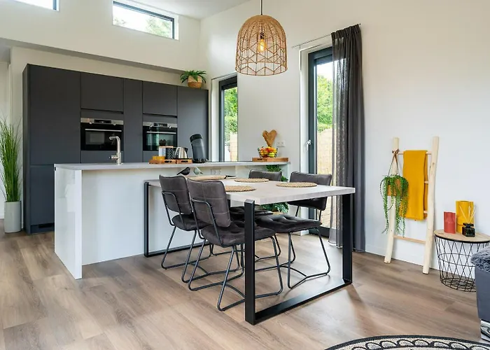 Branding 104 - Het Oude Nieuwland Not Intended For Company Or Work-related * Ouddorp