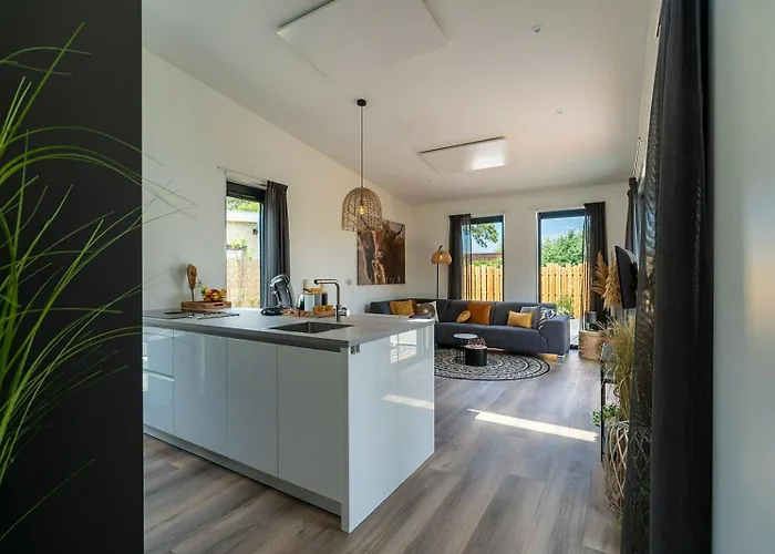 Branding 104 - Het Oude Nieuwland Not Intended For Company Or Work-related * Ouddorp