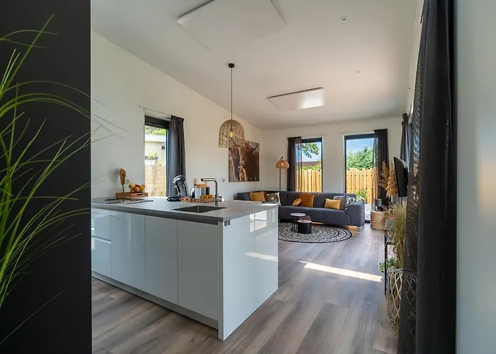 Branding 104 - Het Oude Nieuwland Not Intended For Company Or Work-related *