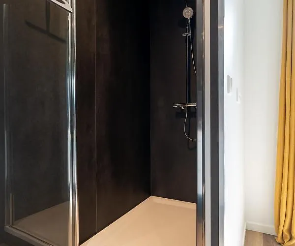 Branding 104 - Het Oude Nieuwland Not Intended For Company Or Work-related * Ouddorp